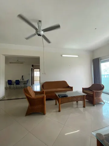 CĂN HỘ HANCOM LẠC LONG QUÂN – TÂY HỒ  162.5m² – 4 PHÒNG NGỦ – TRUNG TẦNG