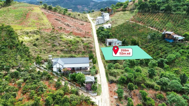 Đất ở thôn 2 Mê Linh ngay Homestay Nacasoohill. chỉ 1km ra nhựa 725. Giá 1.050 tỷ/258m2. ngang 10m