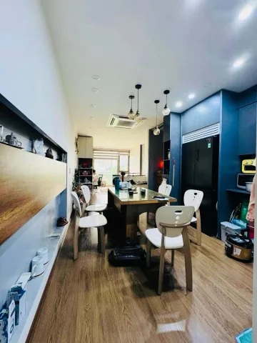 Bán nhà riêng tại Nguyễn Trãi 12.8 tỷ, 50m2, 6PN + 7WC 7 tầng thang máy