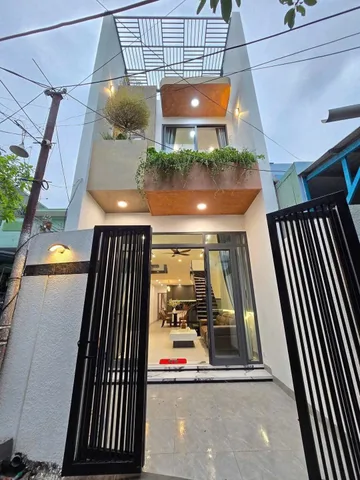 Chủ cần bán gấp nhà rẻ nhất thị trường ngay Ni Sư Huỳnh Liên, Q.Tân Bình 2tỷ35 95m2.SHR hẻm xe hơi