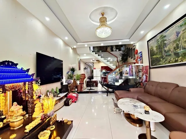 🚀 BÁN NHÀ ĐẸP 3 TẦNG KIÊN CỐ - 5P NGỦ KV YÊN TĨNH THOÁNG MÁT – VÀO Ở NGAY – MẶT TIỀN HÒA MỸ , LIÊN CHIỂU