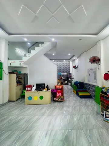 🍀 NHÀ ĐẸP PHÂN LÔ – NGAY CHỢ BÀ HOM – NGANG KHỦNG 5.5M – HƠN 5 TỶ Ở NGAY