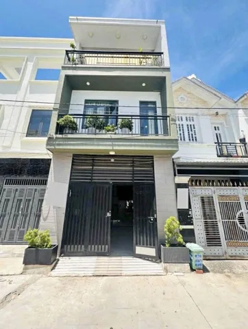 Nhà đẹp hẻm xe hơi chỉ 4 tỷ150tr/79m2 tại Trường Chinh, Đông Hưng Thuận,Quận 12. Sổ hồng riêng