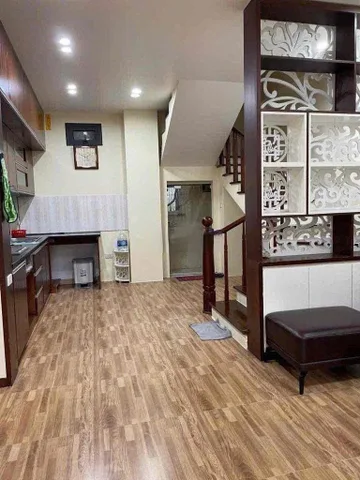 Cho thuê nhà Ngõ 174 Đội Cấn, , Quận Ba Đình, Hà Nội
Diện tích ; 45 m² x 4 tầng -13tr/1tháng