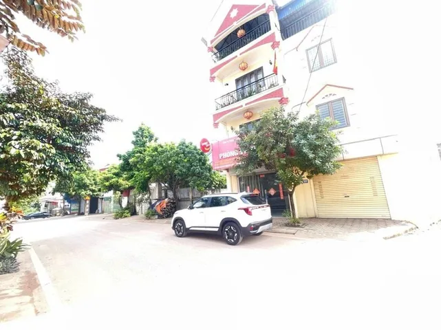 Rẻ nhất kim Anh, vì nó đẹp anh chị ạ. Gần trục phố, sổ cũ chưa qua tay nhiều, gần hồ đồng đò, gần nhiều dự án, giá đẹp tại mình trí cũ
