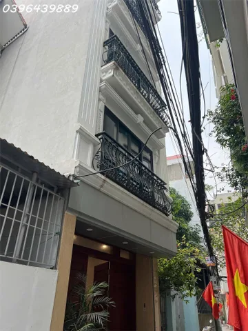 Cho thuê nhà nguyên căn 6 ngủ -FULL ĐỒ-THANG MÁY- 3 bước ra hồ Ao Lão- gần Học viện Hậu Cần, trường học, chợ, bệnh viện, 10 phút lên phố cổ.