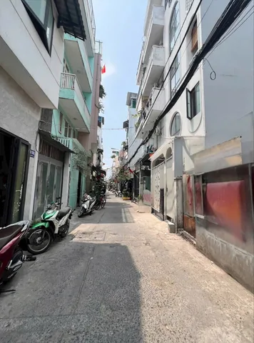Nhà hẻm 98 Bùi Văn Ba – Vị trí đẹp- chỉ 7 Tỷ 9 TL