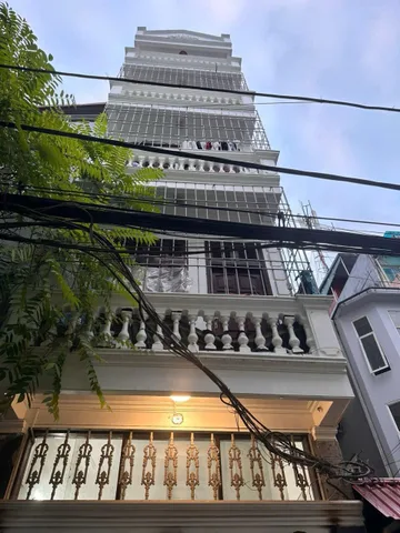 Cho Thuê Nhà Ngõ 173 Hoàng Hoa Thám 35M² 5 Tầng 4 Ngủ - Nội Thất CB - Ngõ Ô Tô Đỗ Cửa - Giá Thuê 14,5tr