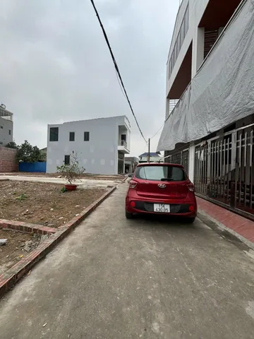🆘 Duy Nhất 1 Lô Tân Dương, Sẵn Bìa, Ngay Trục Thông TDP trải nhựa, l/h:076.231.9990 em Thúy 
Oto Đỗ Cửa, 57m2, Giá chỉ 1,9x tỷ 🆘

- Vị trí trung tâm phường, Cách trục liên phường chỉ 70m , Bán kính 500m đầy đủ tiện ích, cách TTHC chưa đến 2km 
- Diện 