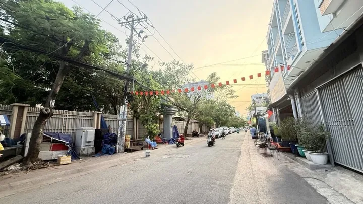NHÀ ĐẸP ĐƯỜNG 60 LÂM VĂN BỀN, 4 TẦNG, 100M2, NGANG 5M, GẦN CƯ XÁ NGÂN HÀNG, SHR