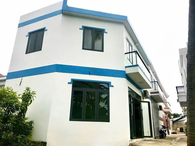 BÁN NHÀ 2 TẦNG MỚI – HẺM 150
đường luong định của, phường tây nha trang.
* Nhà mới 100%, full nội thất cao cấp, vào ở ngay.
* Nhà 3 phỏng ngủ (có phòng ngủ trệt) – 3 toilet – phòng thờ riêng, nhà 2 mặt tiền thoáng mát .
* Gần TĐC Ngọc Hiệp, quy hoạch 