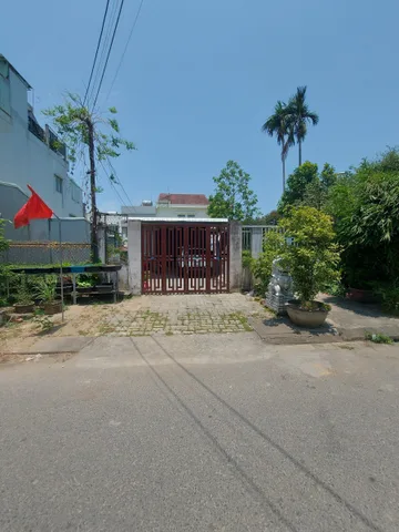 BÁN ĐẤT TẶNG NHÀ CẤP 4 – KHU ĐÔ THỊ TT HÒA XUÂN, ĐÀ NẴNG
Vị trí: Khu đô thị Hòa Xuân – Cẩm Lệ – Đà Nẵng