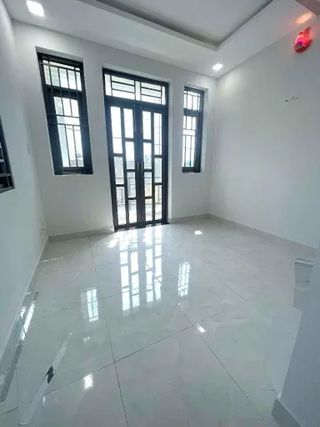 Nhà đẹp, HXH thông, giáp Tên Lửa, 5 tầng, 70m2, ở ngay, chỉ 5.9 tỷ