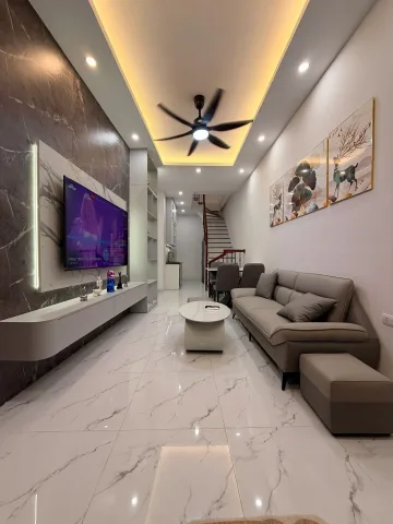 Bán nhà Khương Trung – Giá 7.65 tỷ – DT 30m² x 5 tầng – 2 thoáng, gần hồ, full nội thất