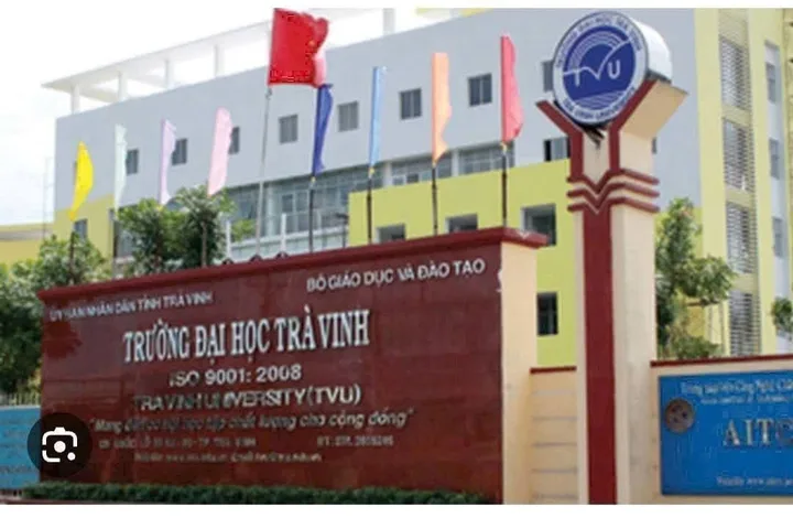Bán đất 2 mặt tiền đường nhựa ô tô ra vào thoải mái