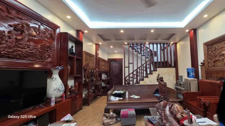 Cần Bán Căn nhà mặt phố. Được chủ nhà thiết kế sang trọng lịch lãm. Tại Trung Tâm Từ Sơn - Bắc Ninh.
