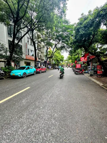 Nhà đẹp như tranh vẽ 💥 Xem là thích chốt là thắng lợi tài chính – Chỉ vài bước ra hồ Linh Đàm – Lô góc 42m2 x 6 tầng thang máy mới