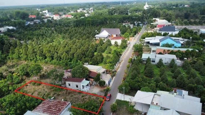 BÁN LÔ ĐẤT MẶT TIỀN ĐƯỜNG NHỰA, DÂN CƯ ĐÔNG ĐÚC. GIÁ 35O TRIỆU