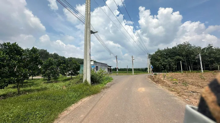 BÁN LÔ ĐẤT SÀO, MẠT TIỀN ĐƯỜNG NHỰA ĐH506, CÓ SẴN THỔ CƯ, GẦN CHỢ. GIÁ 680 TRIỆU/1147M2