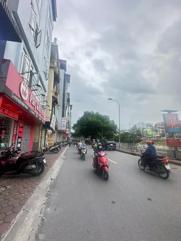 BÁN TÒA NHÀ MẶT PHỐ GIÁP NHẤT. 9 TẦNG. THANG MÁY. 2 MẶT ĐƯỜNG. KINH DOANH.