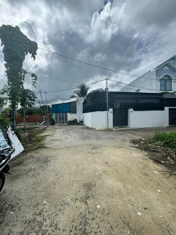 BÁN LÔ ĐẤT ĐẸP – HẺM ĐƯỜNG TRẦN BÌNH TRỌNG, TT DIÊN KHÁNH 🔥
📐 Diện tích: 72,4m² (ngang 6,5m)
🧭 Hướng: Đông Bắc
📍 Vị trí trung tâm: Cách đường Đồng Khởi (DT8) chỉ 150m, đường bê tông 6m ô tô tận nơi
🚗 Đường thông ra Trần Phú và Sông Cái, thuận tiện di 