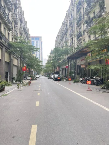 BÁN NHÀ LIỀN KỀ THE TERRA AN HƯNG. 80M2 - 8 TẦNG. THANG MÁY. MT 8M.