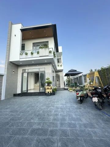 Kẹt vốn làm ăn bán căn villa 290m2 full nội thất ở xã Mỹ Hạnh Nam