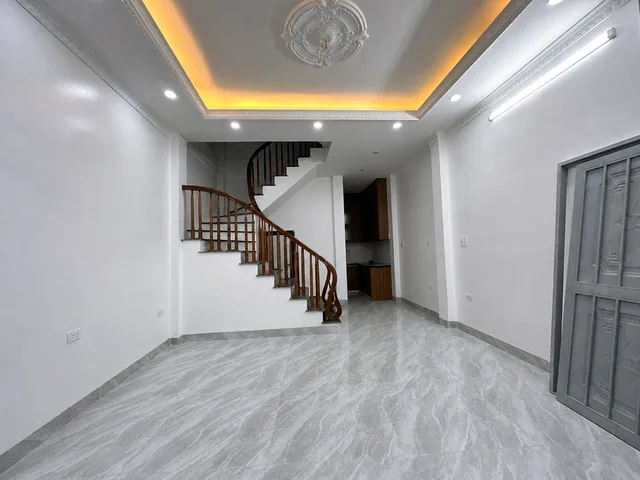 TRẦN KHÁT CHÂN NHÀ MỚI 5 TẦNG 35M2 GIÁ 6.9 TỶ