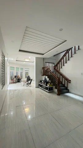 BÁN NHÀ 3 TẦNG – CĂN GÓC 2 MẶT TIỀN ĐẸP – KĐT PHƯỚC LONG B, NHA TRANG

🔹 Vị trí: Mặt tiền đường Thích Quảng Đức, khu đô thị sầm uất