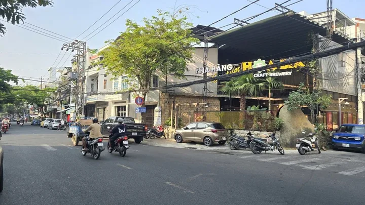 🌈Bán Đất Mặt Đường Trần Nhật Duật, Phường Nha Trang. Giá 13,5 Tỷ
👉 Tiện ích xung quanh đầy đủ