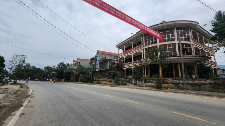 BÁN ĐẤT MẶT ĐƯỜNG QL6 833M2 TẠI KỲ SƠN CÁCH ĐƯỜNG CAO TỐC, SÂN GOLF HILL TOP VÀ KHU ĐÔ THỊ TRUNG MINH CHỈ 5 PHÚT DI CHUYỂN