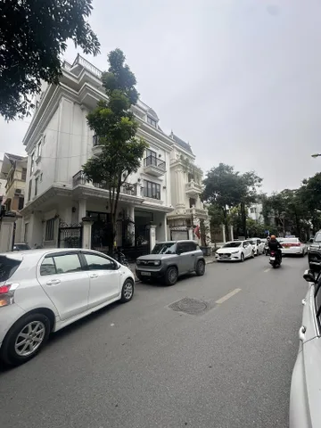 BÁN BIỆT THỰ MẶT PHỐ THỌ THÁP. CẦU GIẤY. 200M2 - 4 TẦNG. MT 14M.