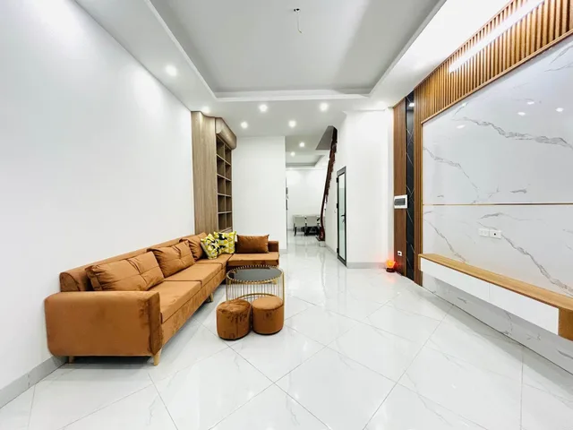 HIẾM CÓ KHÓ TÌM TẠI MINH KHAI - PHỐ LÃNG MẠN - NHÀ MỚI KÍNH KOONG CÓ THANG MÁY - GIÁ TRỊ TRƯỜNG TỒN