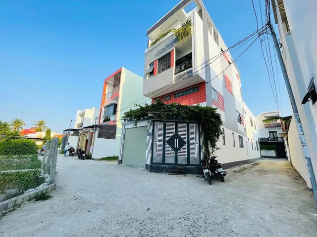 BÁN LÔ GÓC HẺM 76 PHÚ NÔNG - VĨNH NGỌC
- Diện tích : 101,9m2 ( full thổ cư )
- Lô góc 2 mặt tiền đường bê tông rộng 4m. Cách đường Phú Nông chỉ 50m. Sau lưng kđt Vĩnh Điềm Trung.
- Hướng : Nam
- Giá bán : 3 tỷ 580 triệu