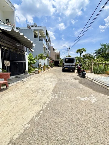 🚗 BÁN NHÀ 4 TẦNG - 52M2(4*13), HOÀN CÔNG - 4PN, 5WC, CÓ GARA - KHÔNG QH - NHÀ MỚI HẺM XE HƠI 8M - GẦN TRƯỜNG, CHỢ. P LONG TRƯỜNG, THỦ ĐỨC.(C)