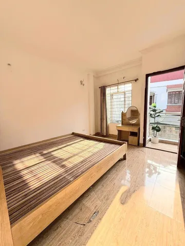 Cho Thuê Nhà Ngã 3 Lò Đúc - Hàn Thuyên 35M² 3,5 Tầng 3 Ngủ, Full Đồ - 30M Ra Phố - Giá Thuê 10tr