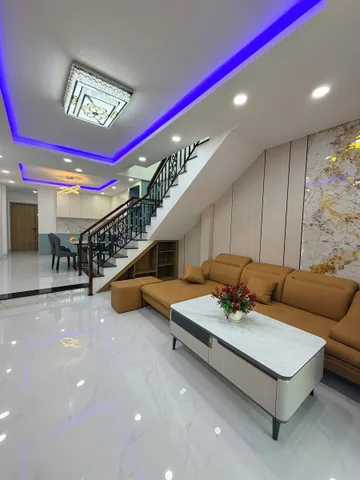 NHÀ ĐẸP TRUNG TÂM PHƯỜNG NGỌC HIỆP - ĐƯỜNG Ô TÔ - SÁT VÁCH CHỢ PHƯƠNG SÀI.

• Vị trí cực đẹp: Cách Hương Lộ Ngọc Hiệp chỉ 100m, đi bộ 3 phút ra chợ Phương Sài. Tiện ích đầy đủ trong tầm tay.

• Thiết kế hiện đại: Nhà 2 tầng đúc kiên cố (BTCT), dọn vào