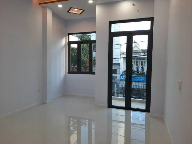 Bán nhà 2 Mặt tiền trước sau đường Hoàng Diệu Quận 4. dt 4x18m nở hậu 6m , 88m2 , 2 lầu . vị trí vàng.