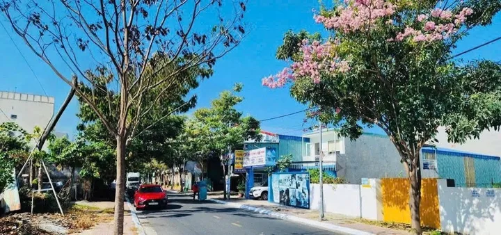 Bán đất Full thổ cư hết sổ đường 
Nguyễn Thị Minh Khai . Gần biển