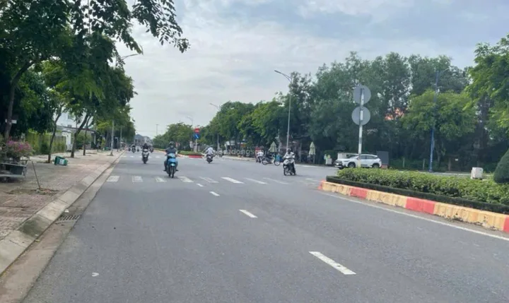 (B622) Đất mặt tiền Võ Thị Sáu, Phường Long Tâm, dt 928m2, giá 10 tỷ 600 bớt lộc