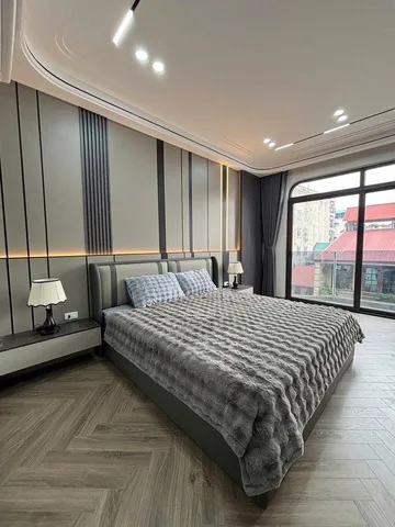 Bán Nhà Nguyễn Văn Cừ. Long Biên. 8 Tầng Thang Máy. Ô Tô. DT 47m2. MT 4.1m. Giá 19.4 Tỷ.