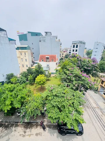 BÁN NHÀ TĐC CỔ LINH 40M2- 5 TẦNG- VỊ TRÍ ĐẮC ĐỊA- VIEW VƯỜN HOA- 1x TỶ