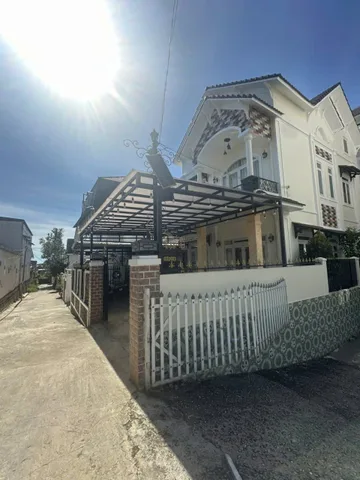Cho thuê villa 7 phòng đường Mai Anh Đào Phường 8 Đà Lạt giá 25 triệu/tháng