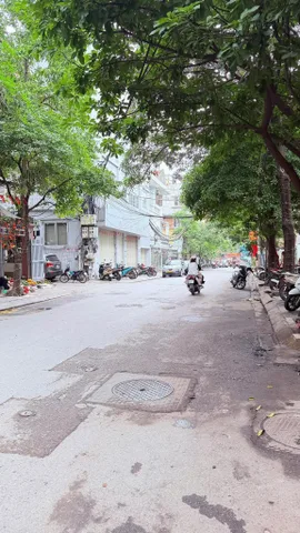 PHÂN LÔ 2 Ô TÔ DỪNG ĐỖ - VỈA HÈ - KINH DOANH - DÂN XÂY SUPER XỊN- LẠC TRUNG NGÕ PHÂN LÔ ĐẸP NHẤT KHU VỰC HBT.