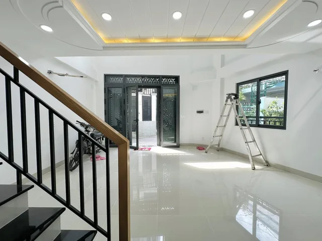 PHÂN LÔ,VỈA HÈ,KHÔNG QUY HOẠCH,ĐỨC DIỄN,THANG MÁY,KINH DOANH,DT:50Mx5T,12ty