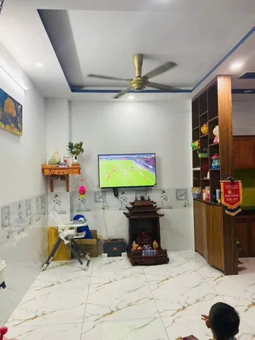 Nhà ccvb gân trường th binh hòa