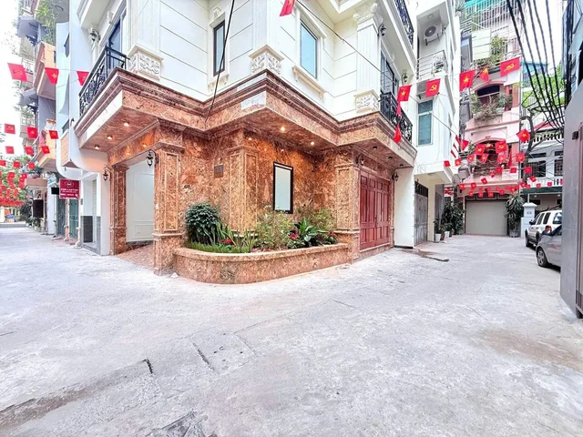 NHÀ MỚI KÍNH KOONG - LÔ GÓC - THANG MÁY - FULL NỘI THẤT - Ô TÔ VÀO NHÀ - 7 TẦNG THANG MÁY - CỰC THOÁNG - MẶT TIỀN QUYỀN LỰC - ỐP ĐÁ SÁNG BÓNG - KD VP - AN SINH CỰC TỐT.