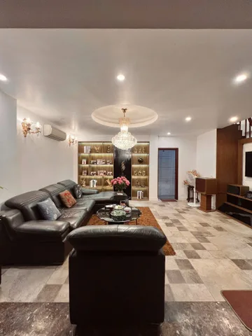 Xã Đàn - Phạm Ngọc Thạch . Nhà đẹp dân xây. Full nội thẩt tiền tỷ. Vị trí đẹp gần VINCOM PHẠM NGỌC THẠCH. Trường học các cấp quanh nhà