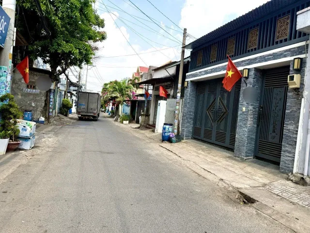 🚗 BÁN NHÀ 2 TẦNG - 51M2(4*12.5), HOÀN CÔNG - 4PN, 4WC - KHÔNG QH -  NHÀ HẺM XE HƠI - GẦN TRƯỜNG, CHỢ - P LONG TRƯỜNG, THỦ ĐỨC.( N )