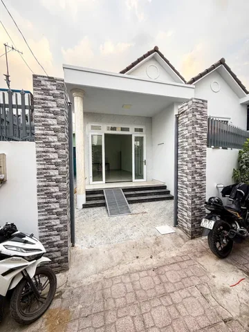 Nhà Mái Thái Rộng Rãi ,Sổ Hồng Riêng, 99m2,Giá Tốt Chỉ: 2Tỷ 050triệu